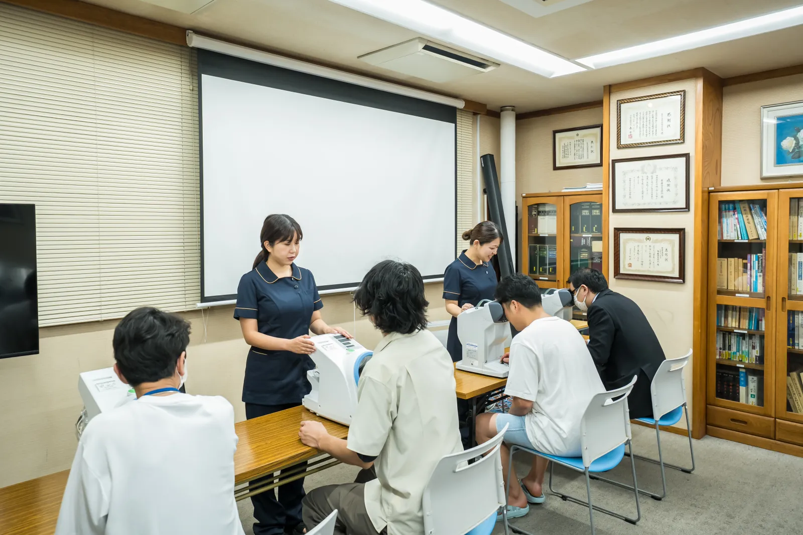 事業所での巡回健診の様子
